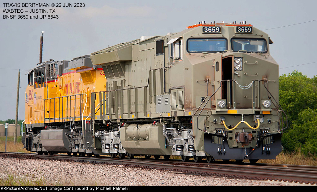 BNSF 3659 and UP 6543